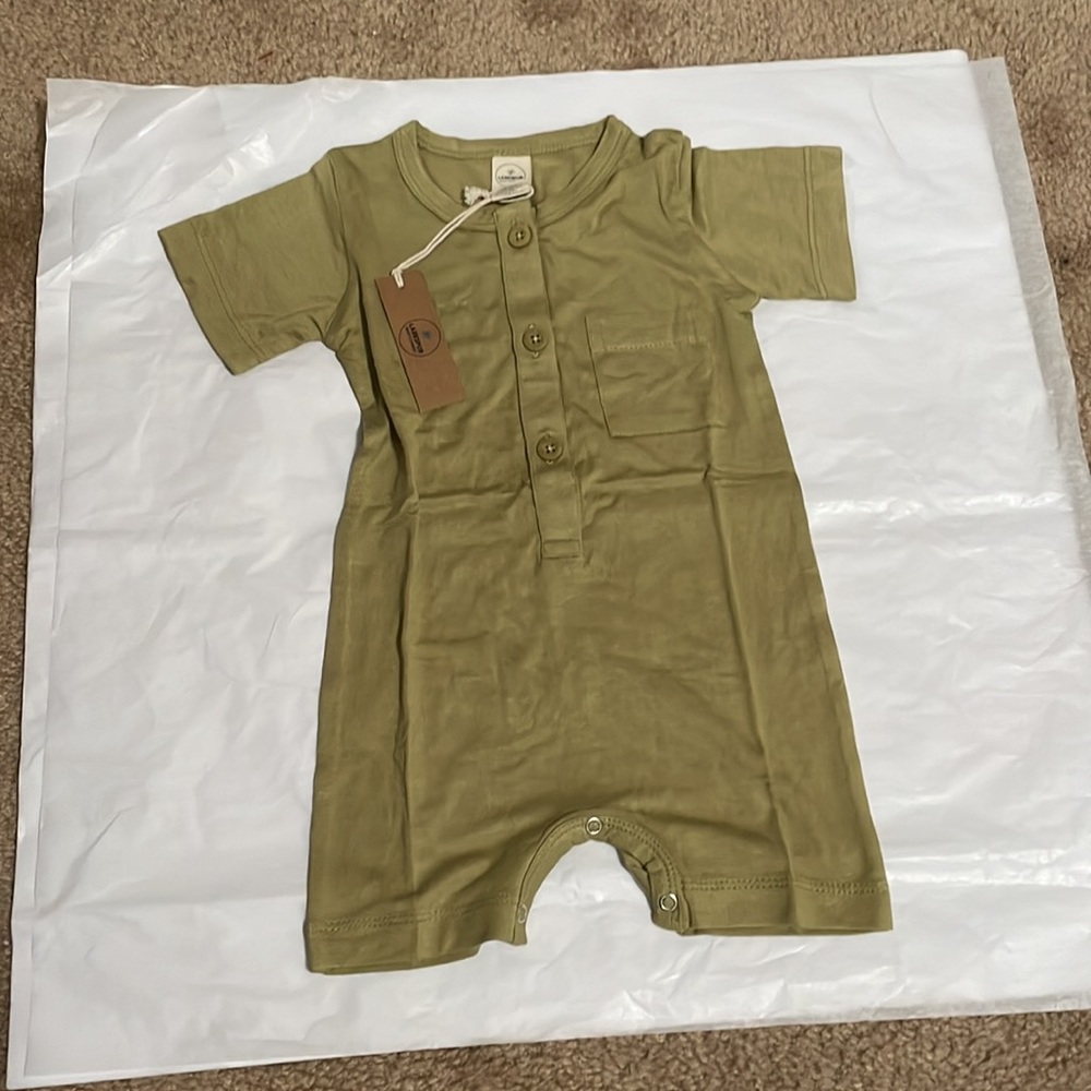 Larkspur Bamboo Shorty Romper in Cedar color size 3-6M or 12-18m